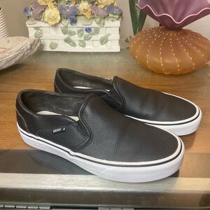 VANS WOMENS PERF LEATHER SLIP ON SNEAKERS SZ 7.5